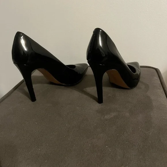 Vince Camuto Black Heels - Picture 5 of 6